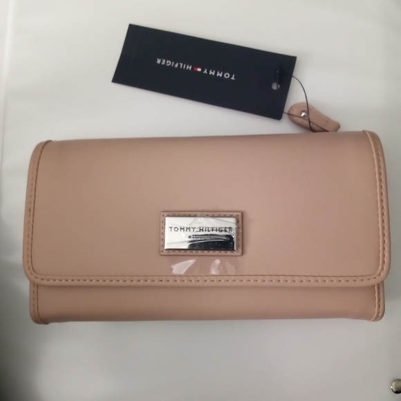 . - Picture 16 of 16